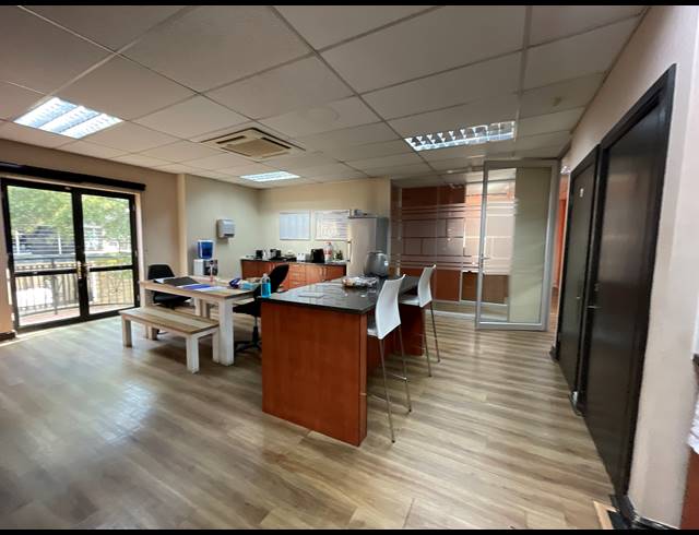 514M² OFFICE FOR SALE IN LYME PARK